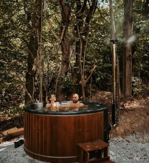 Romantické Ubytovanie Pre Dvoch V Lese