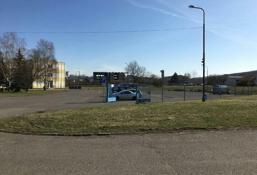 ユースホステル Bytový Dům Most