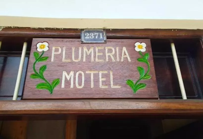 تختخواب و صبحانه Plumeria Motel   Stone Town Zanzibar
