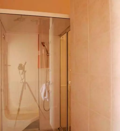 تختخواب و صبحانه Rose Villa Colombo 5