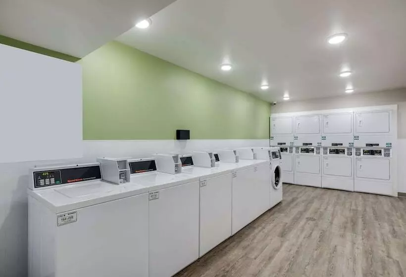 Hotelli Woodspring Suites Smyrnala Vergne