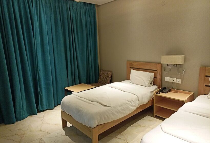 Auberge Hôtelière Madpackers Bir