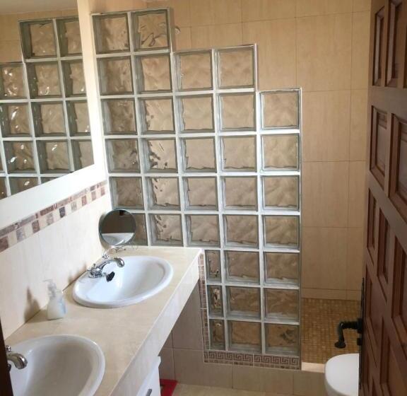 Brisa De Zahara   Casa Para Familia Con Piscina Y Garaje En Urb. Privada