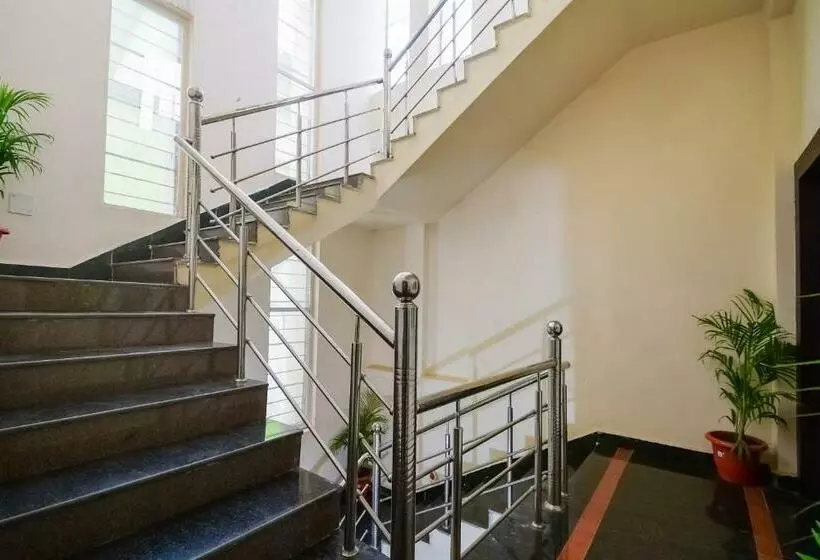 Flagship Hotel Luxury Inn