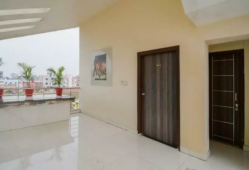 Flagship Hotel Luxury Inn