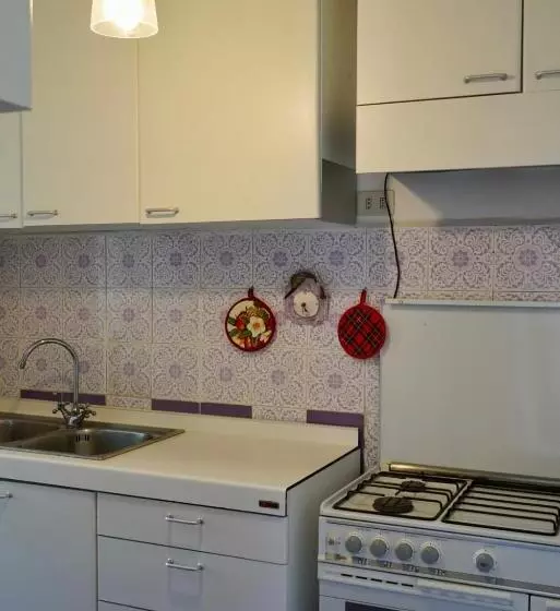 Central Two Bedrooms Capri Style By Ldv Homes