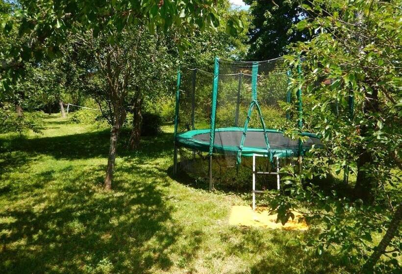 Chambre Meublée Indépendante, Avec Piscine Et Jardin, 1 Lit Pour 2 Personnes Direct Gare Aéroport