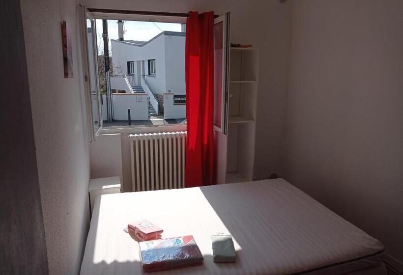 Chambre Meublée Indépendante, Avec Piscine Et Jardin, 1 Lit Pour 2 Personnes Direct Gare Aéroport
