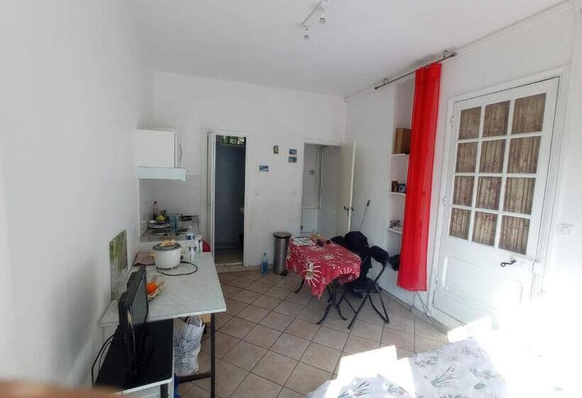 Chambre Meublée Indépendante, Avec Piscine Et Jardin, 1 Lit Pour 2 Personnes Direct Gare Aéroport