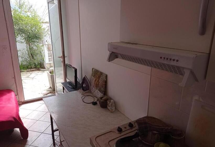 Chambre Meublée Indépendante, Avec Piscine Et Jardin, 1 Lit Pour 2 Personnes Direct Gare Aéroport