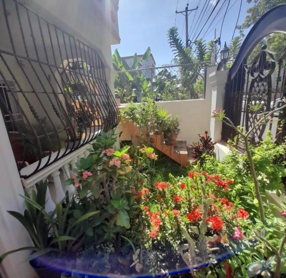 Hermosa Casa Urbanización Jardines Del Norte