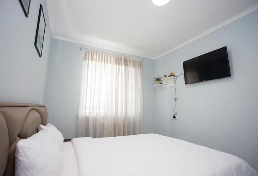 Apartament Curat Si Confortabil Str. Ismail 86 In Centrul Chisinaului