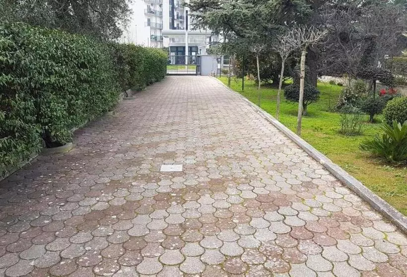 تختخواب و صبحانه La Casetta Di Nives
