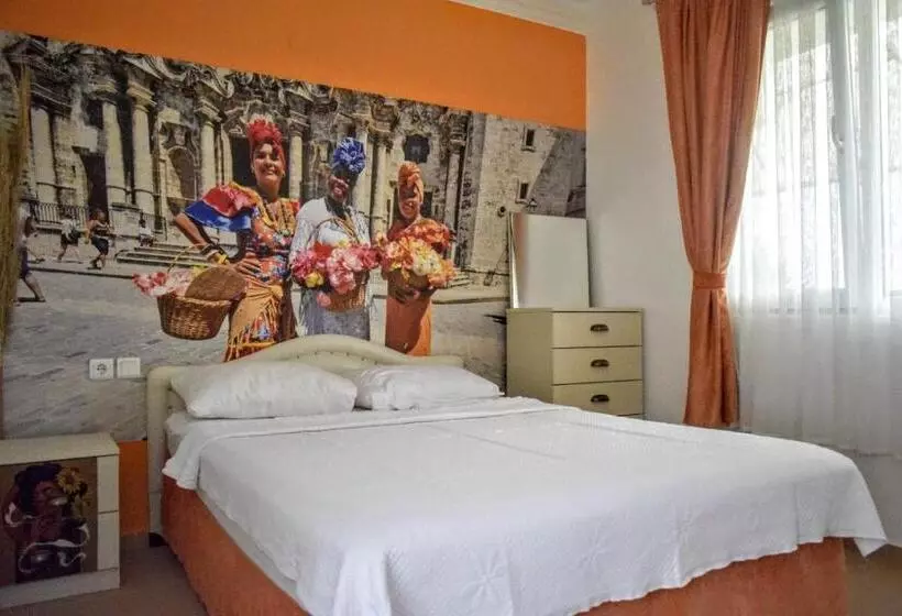 Eli̇t Otel