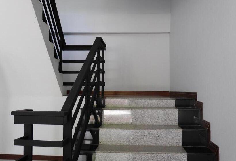 בית מלון כפרי Andaman Resort