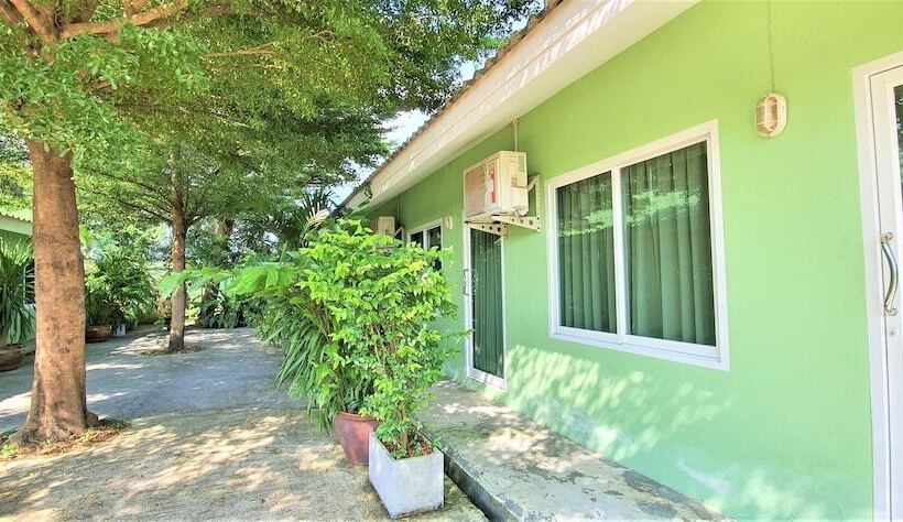 هتل Chalong Stay Well By Palai Seafood