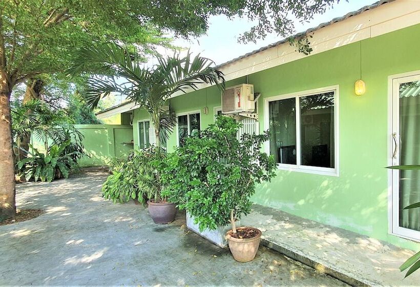 هتل Chalong Stay Well By Palai Seafood