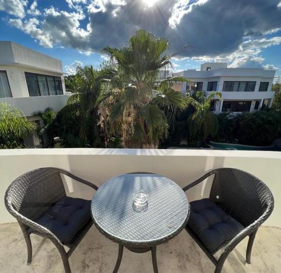 Amazing Luxury Penthouse With Sunset,sunrise View, Private Jacuzzi And Rooftop Pool