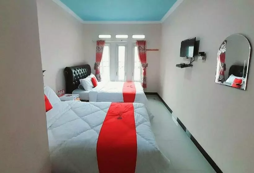 ホテル Reddoorz Syariah Near Komplek Candi Arjuna Dieng 2