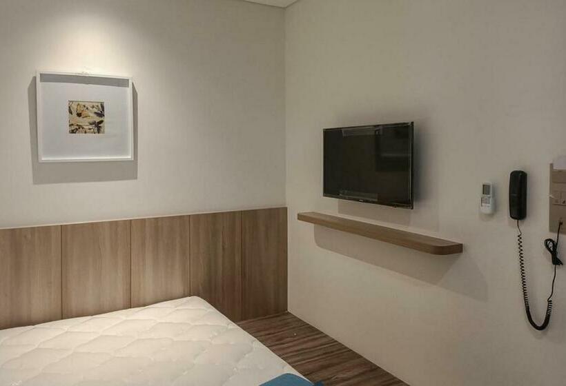 בית מלון כפרי U Stay Style Batik Redpartner