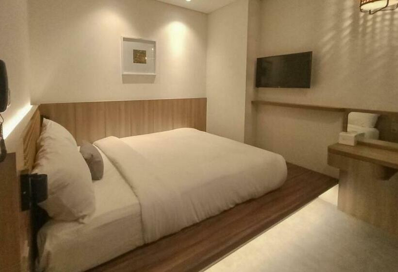 בית מלון כפרי U Stay Style Batik Redpartner