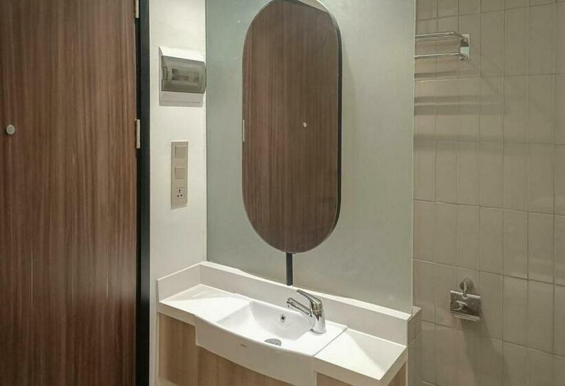 בית מלון כפרי U Stay Style Batik Redpartner