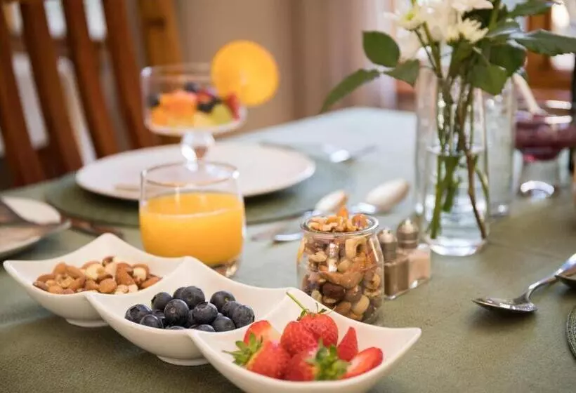 Majatalo Mirihof Retreat And Olive Estate