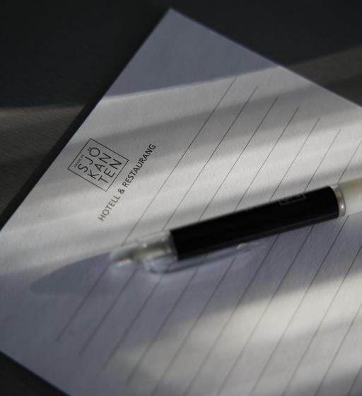 Hasse På Sjökanten Hotell & Restaurang