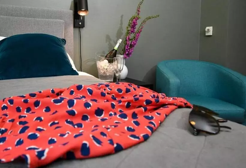 Hasse På Sjökanten Hotell & Restaurang