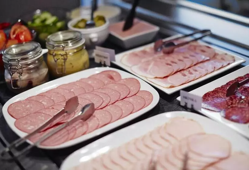 Hasse På Sjökanten Hotell & Restaurang