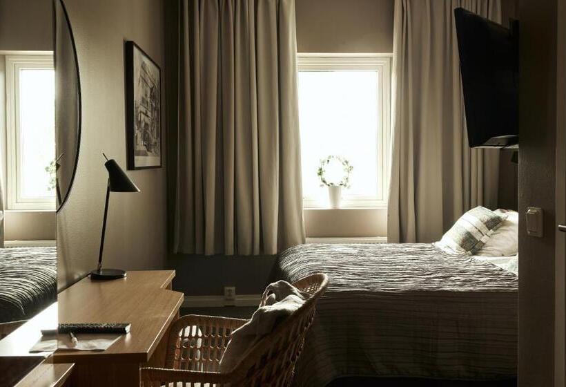 Hasse På Sjökanten Hotell & Restaurang