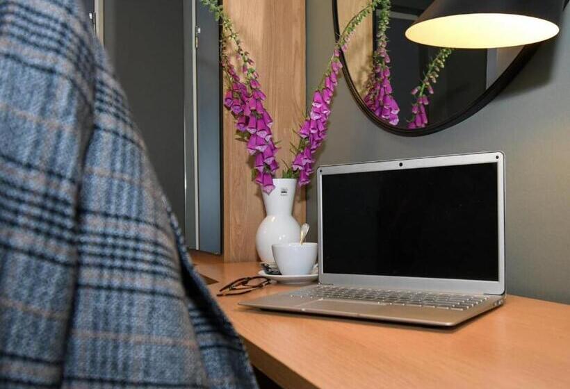 Hasse På Sjökanten Hotell & Restaurang