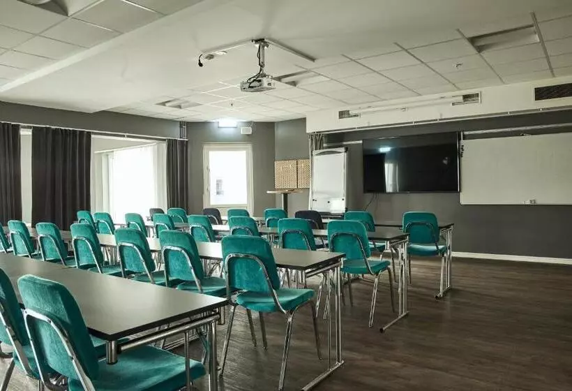 Hasse På Sjökanten Hotell & Restaurang