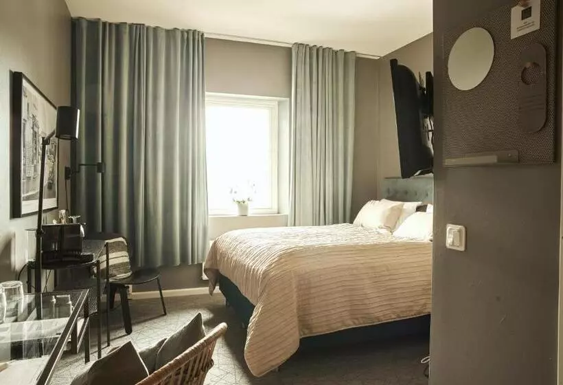 Hasse På Sjökanten Hotell & Restaurang