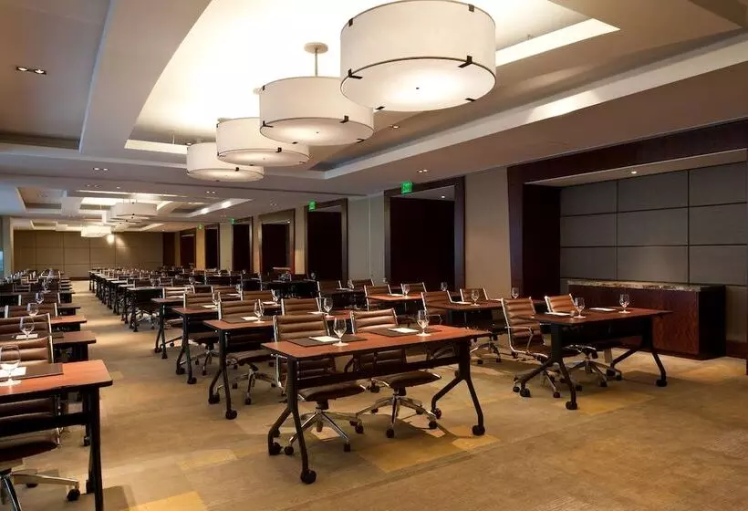 Отель Beaux Arts, Autograph Collection