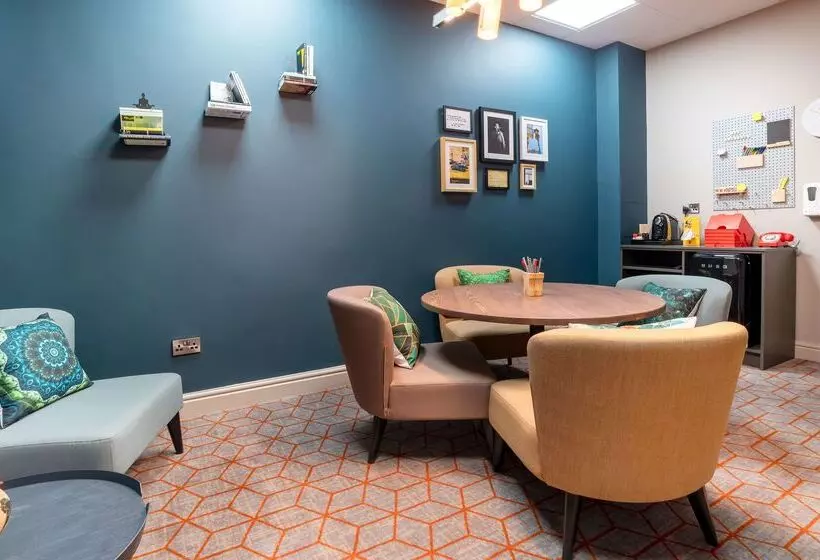 Отель Hilton Garden Inn London Heathrow Airport