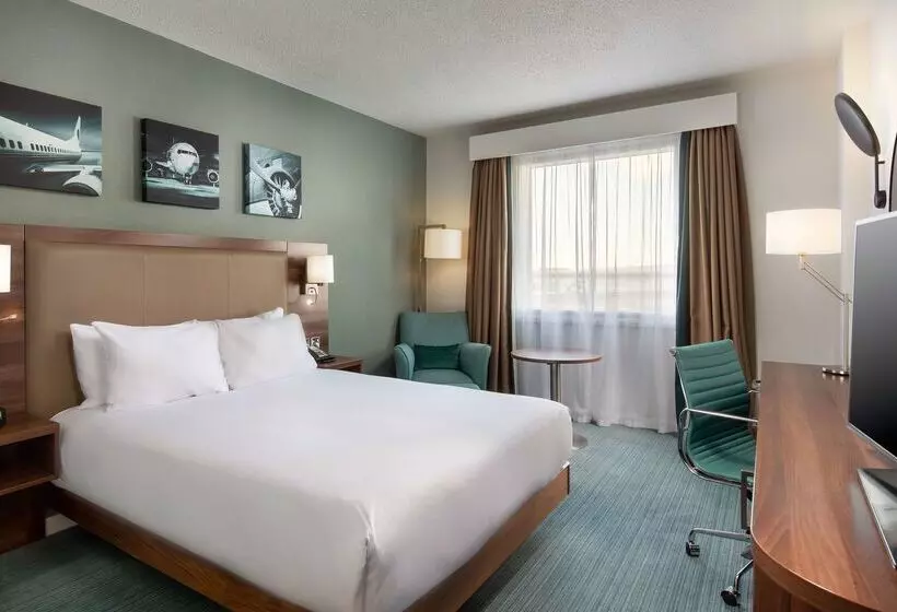 Отель Hilton Garden Inn London Heathrow Airport