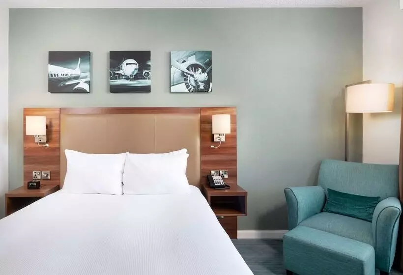 Отель Hilton Garden Inn London Heathrow Airport