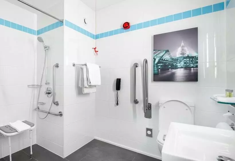 Отель Hilton Garden Inn London Heathrow Airport