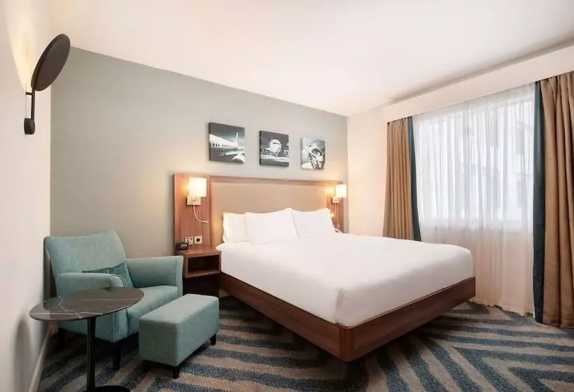 Отель Hilton Garden Inn London Heathrow Airport