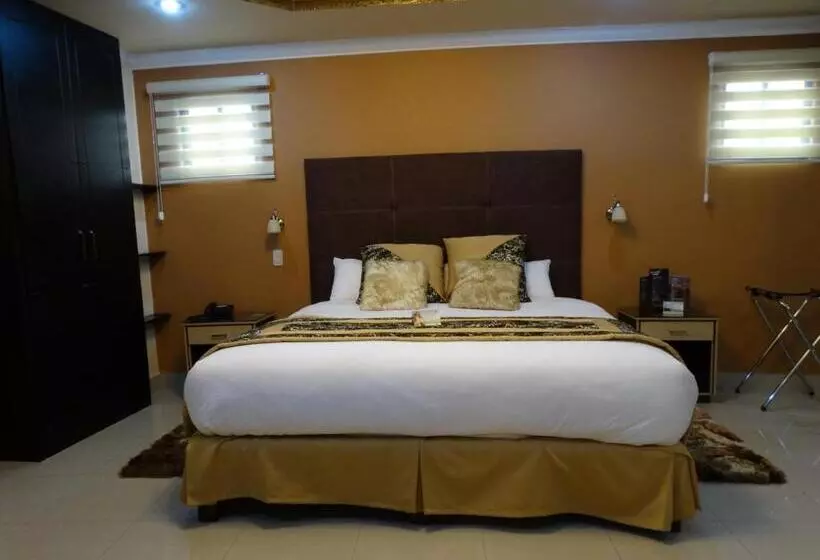 Отель Mary Carmen