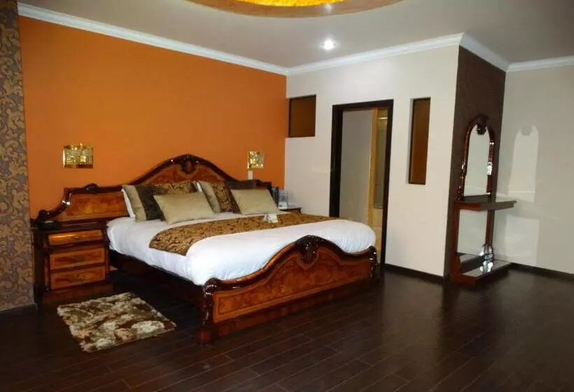 Отель Mary Carmen