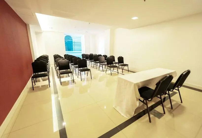 هتل Mérit San Telmo By Amérian