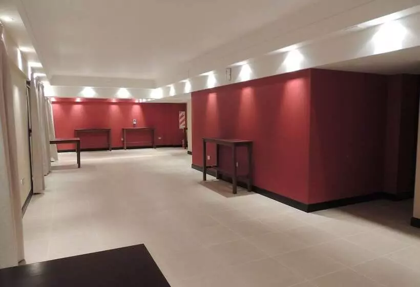 ホテル Premium Tower Suites San Luis