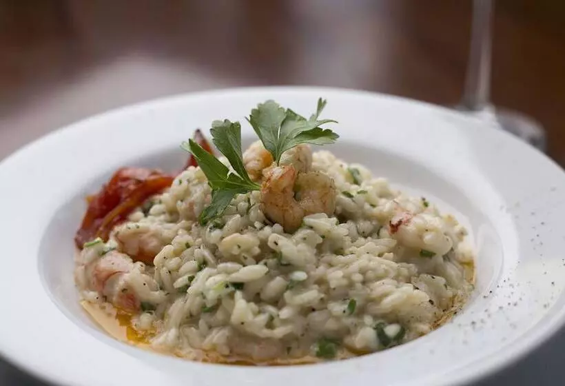 ホテル Premium Tower Suites San Luis