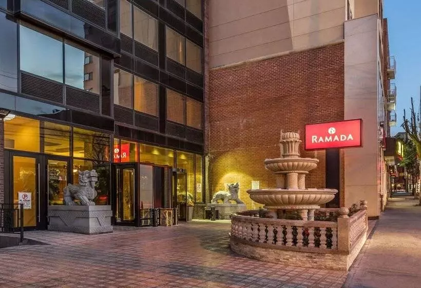 호텔 Ramada By Wyndham Flushing Queens