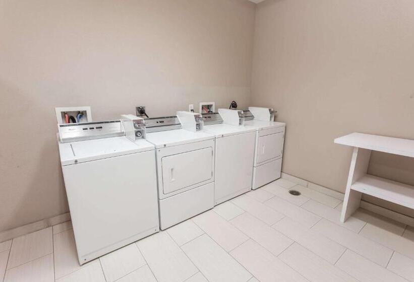 모텔 Atria Inn & Suites