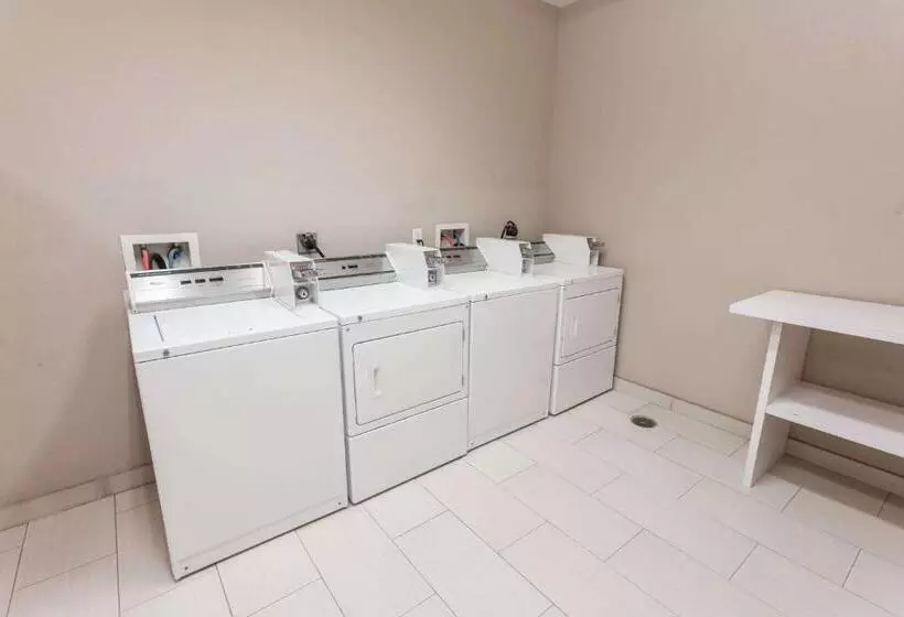 مُتل Atria Inn & Suites