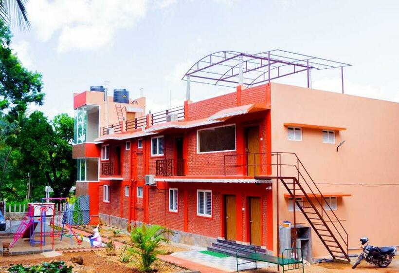 Hotel Laughing Waters Fine Stay