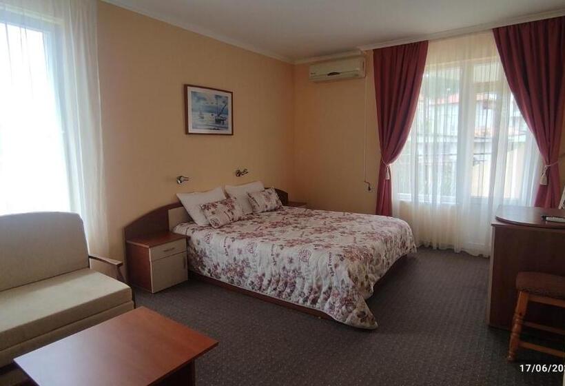 פנסיון Guest House Marina